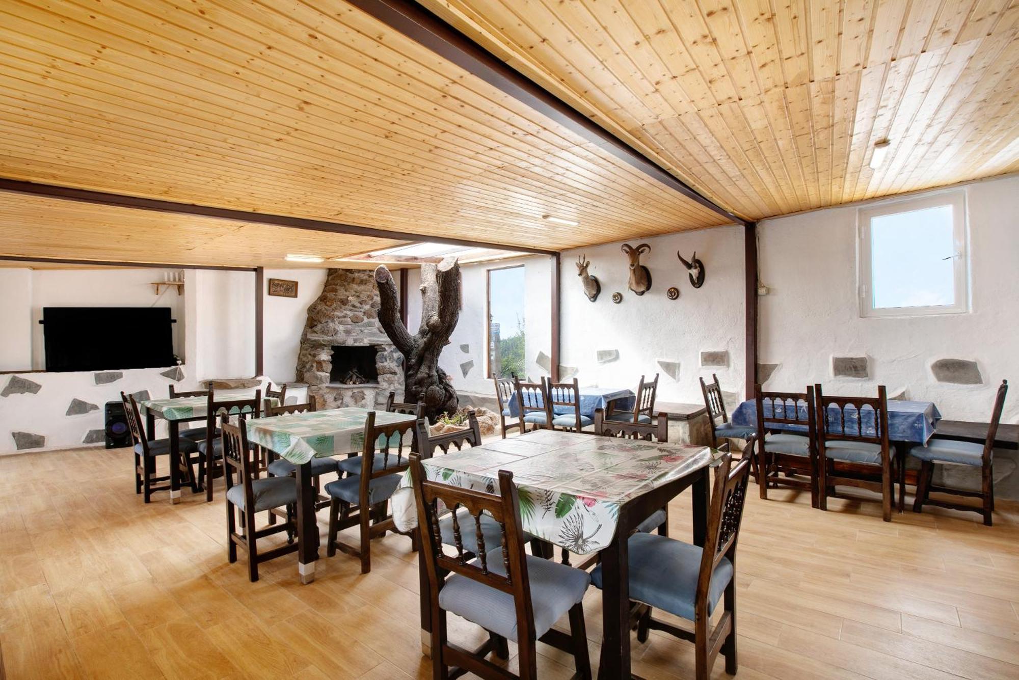 Salon Y Casa Para Eventos 格拉纳迪利亚-德阿沃纳 外观 照片